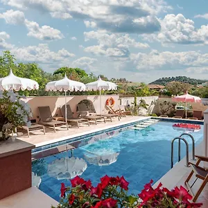 https://kseynasa-nikiti-suites.hotelschalkidiki.net